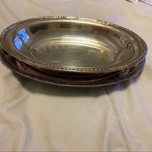 International SilverPlate Serving Dish W/ Cover
